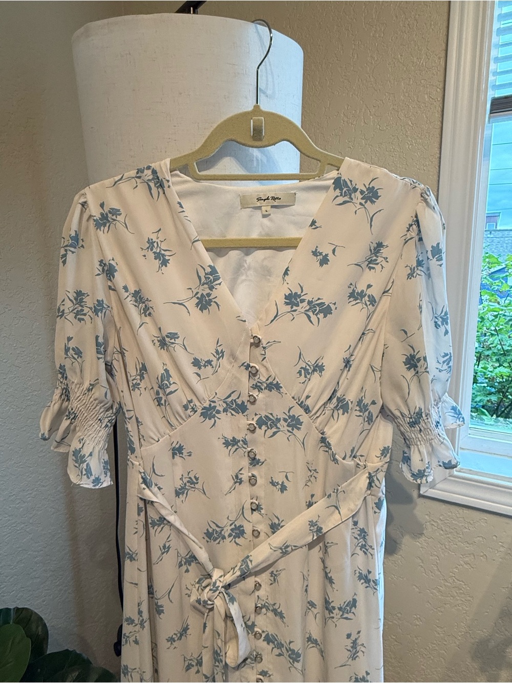 Simple Retro Midi Dress with Light Blue Floral Print